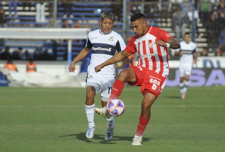 Nhận định Gimnasia LP vs Instituto, 04h30 ngày 13/07 2 Màn so tài gay cấn giữa Gimnasia LP vs Instituto